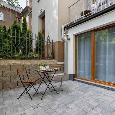 Cozy Moniuszki Cracow Downtown By Renters Kraków