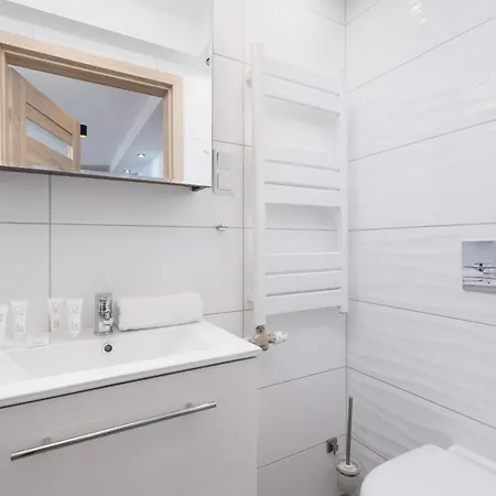 Cozy Moniuszki Cracow Downtown By Renters