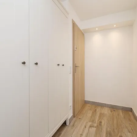 Cozy Moniuszki Cracow Downtown By Renters 公寓