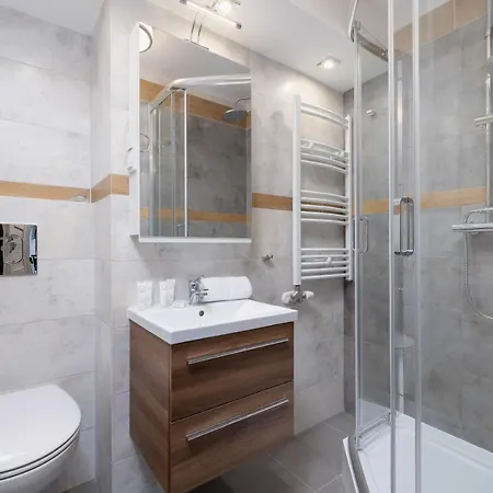 Cozy Moniuszki Cracow Downtown By Renters *
