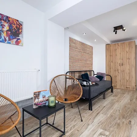 Cozy Moniuszki Cracow Downtown By Renters